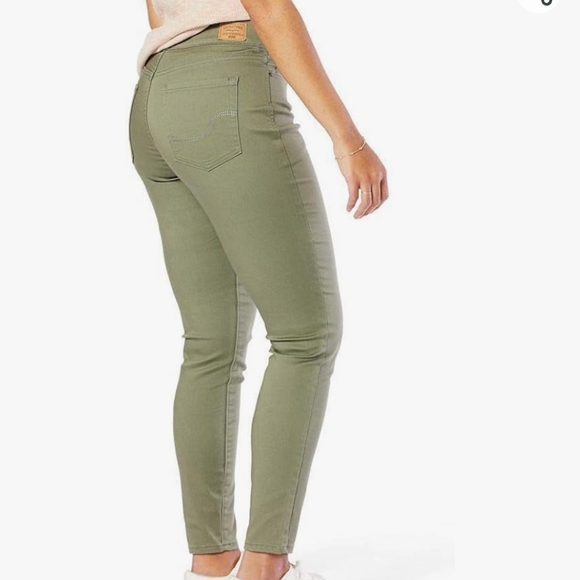 Signature by Levi Strauss pull on skinny pants size 10 - Picture 2 of 12